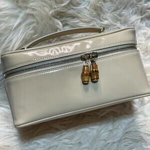 Gucci Almond patent leather Cosmetic case in good condition